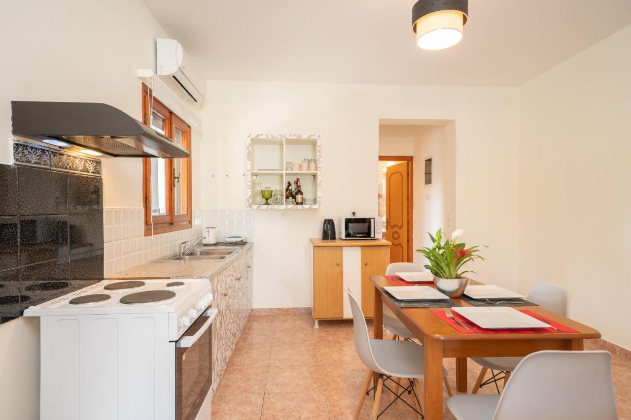 Afroditi Holiday Home - Yellow Apartment 斯沃伦塔 外观 照片